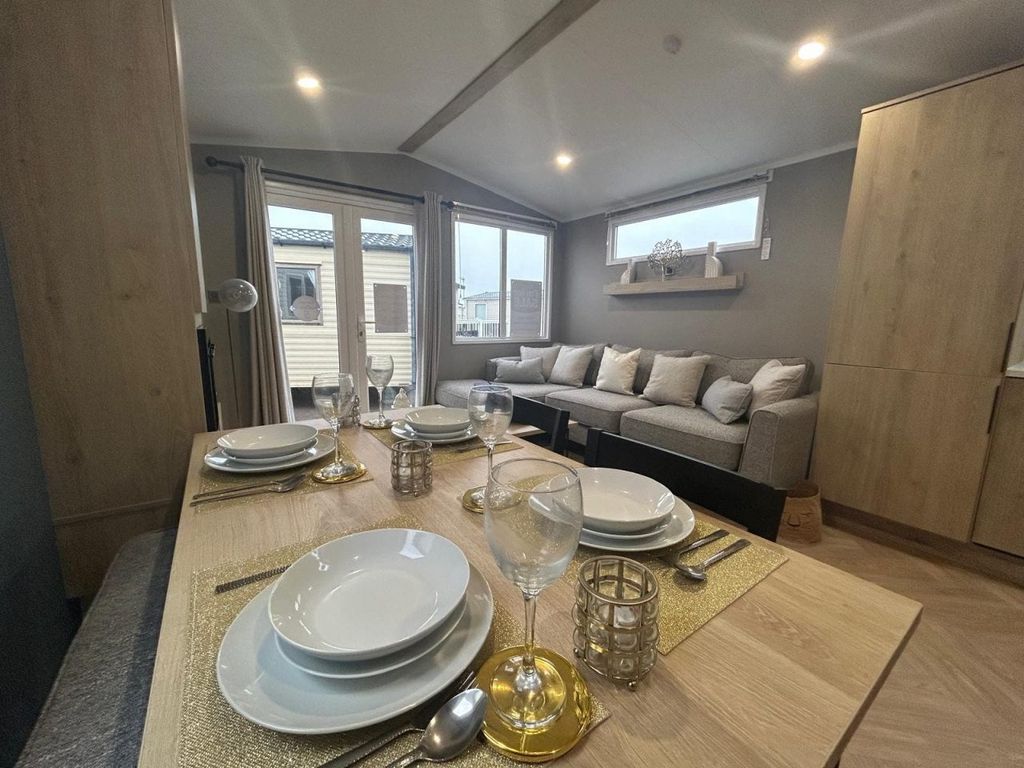 Property photo 1 of 6 Car0062484 - Static Caravan