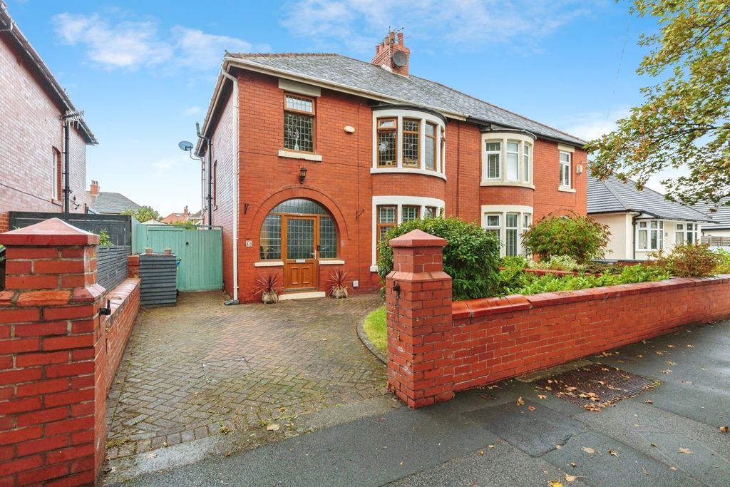 Property photo 1 of 17 Photo