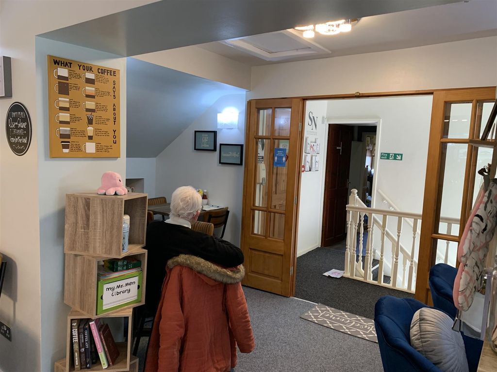 Property photo 3 of 7 Photo 2