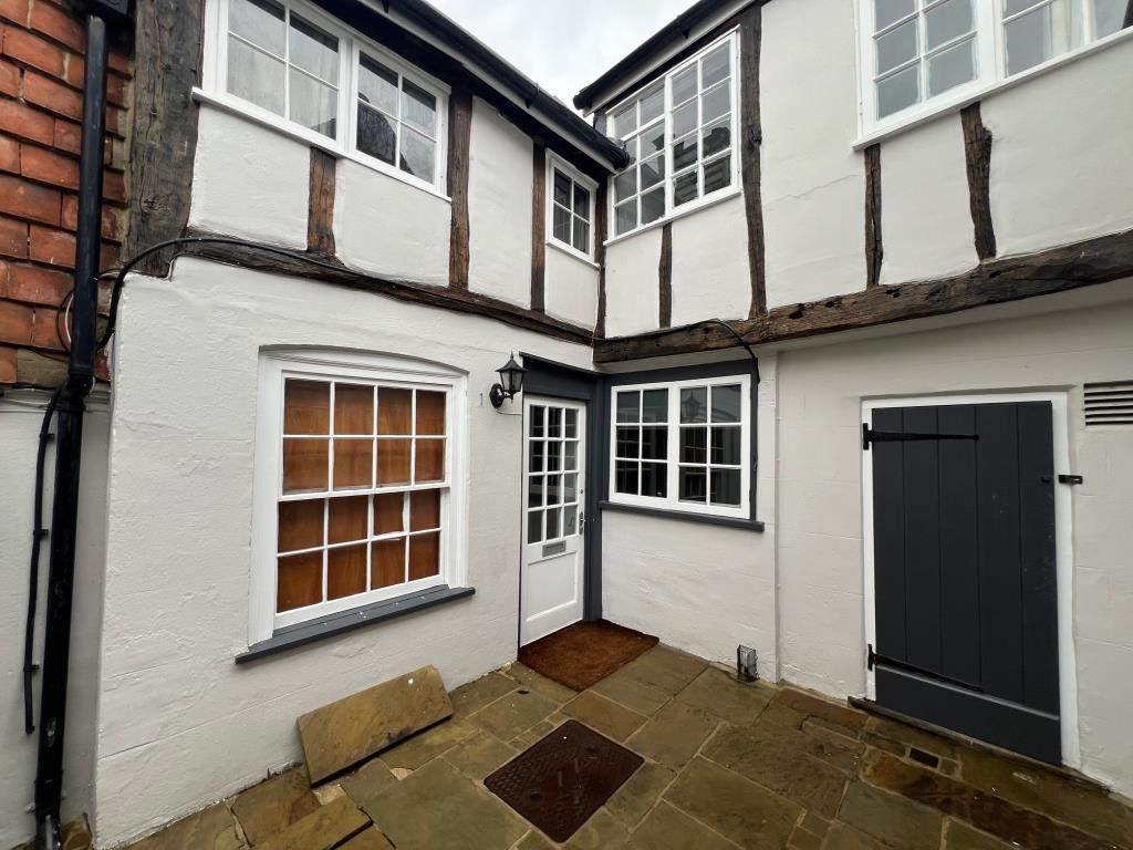 Property photo 1 of 13 Outside View