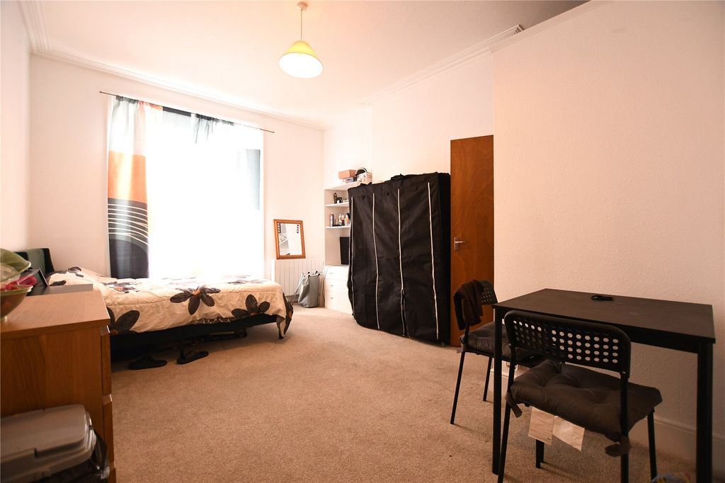 Property photo 2 of 8 Picture No. 11