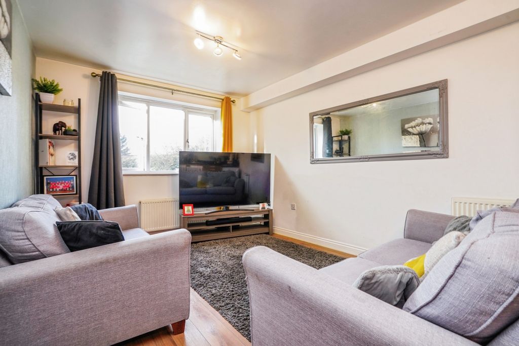 Property photo 3 of 14