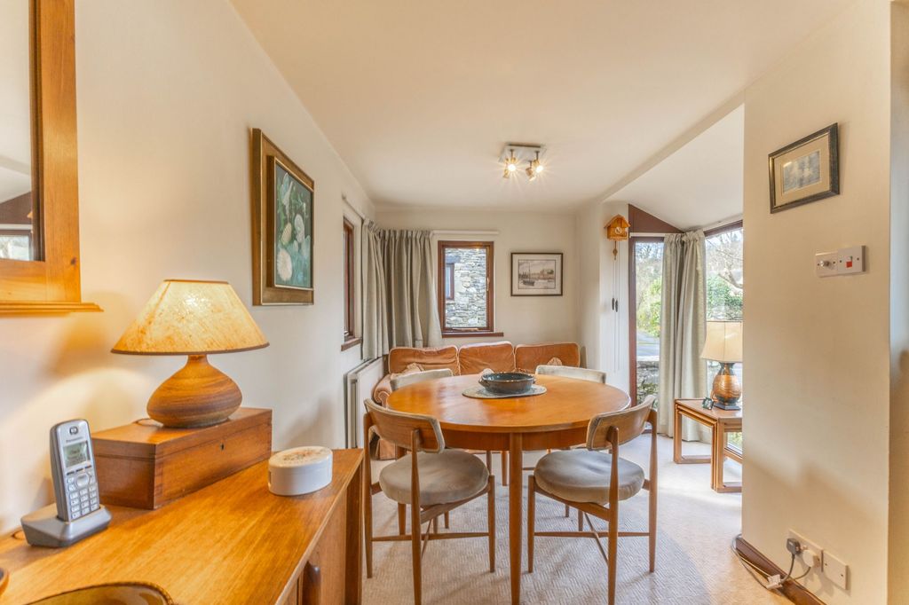 Property photo 3 of 23