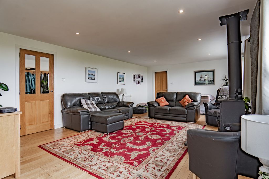 Property photo 3 of 49