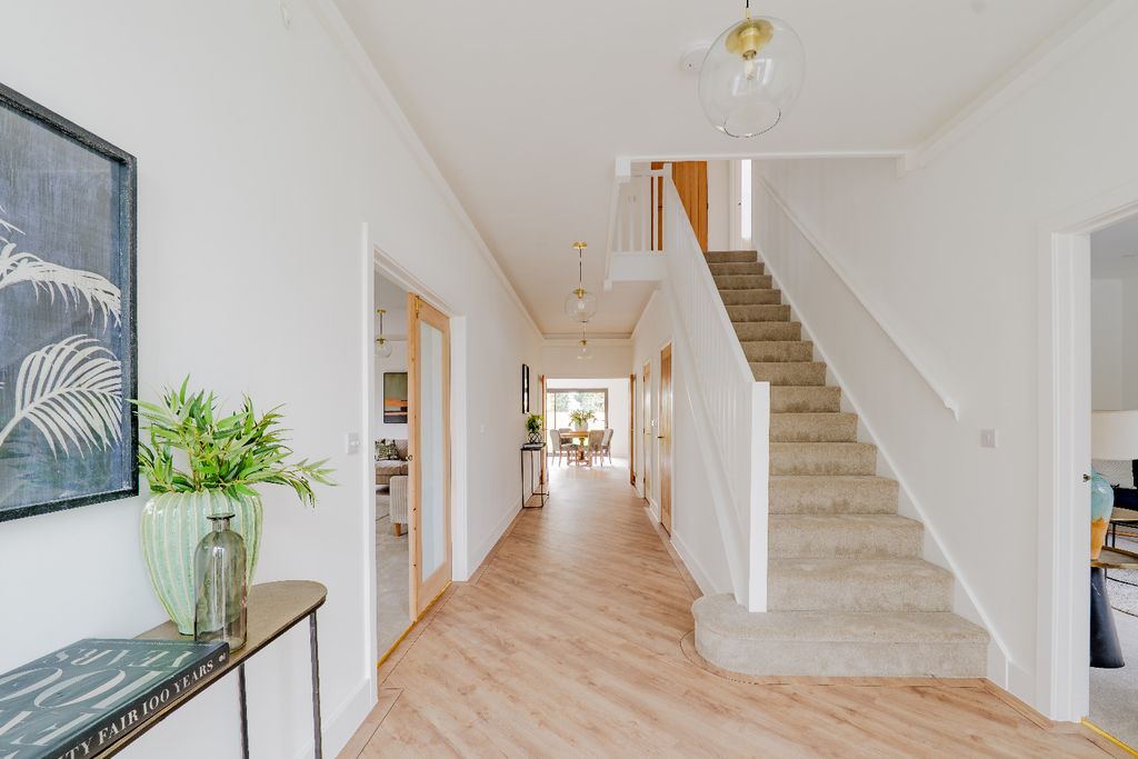 Property photo 3 of 41 4665013