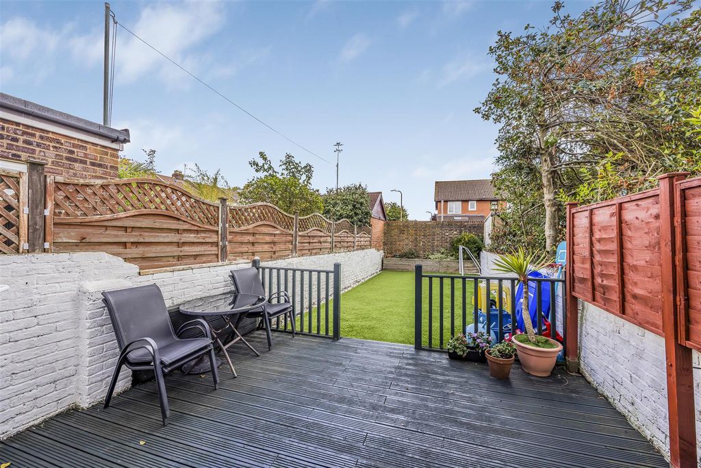 Property photo 3 of 26 38 Hellyer Road, Milton-Porticomarketing-Soldby-33