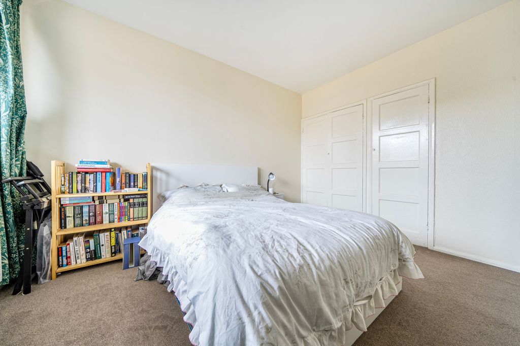 Property photo 3 of 23