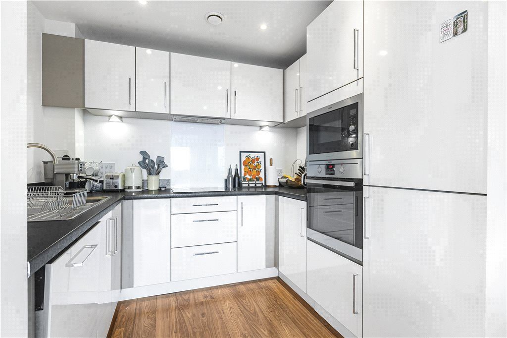 Property photo 2 of 21 Kitchen