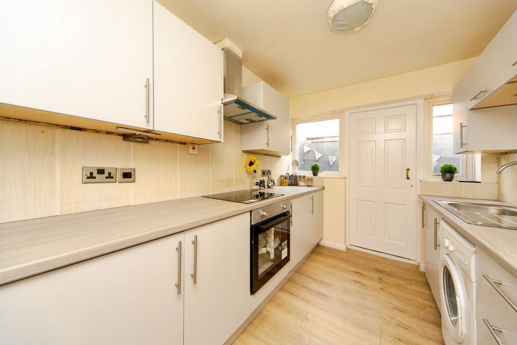 Property photo 3 of 20 Pbox-Img.Jpg