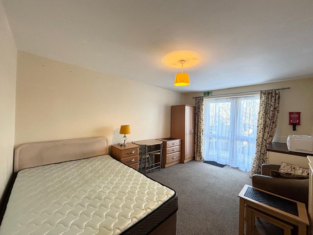 Property photo 3 of 12 d778B647-cd0B-4B2B-9Aff-220Af09418B2