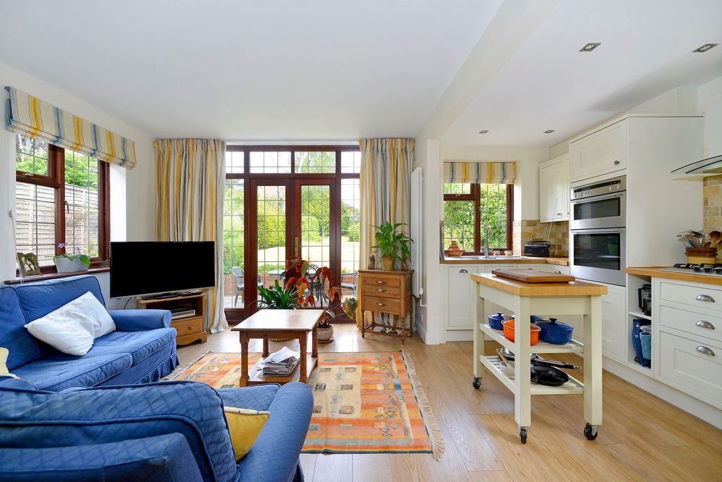Property photo 2 of 24