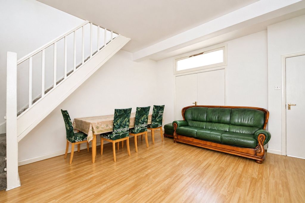 Property photo 3 of 11 Picture No. 20