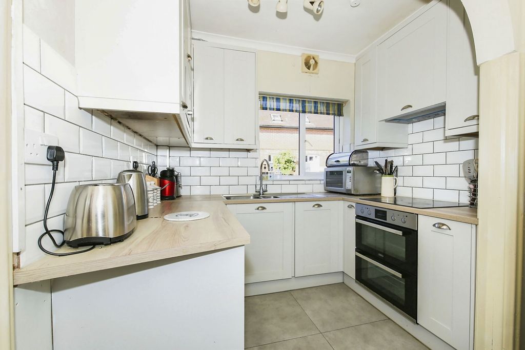 Property photo 3 of 17