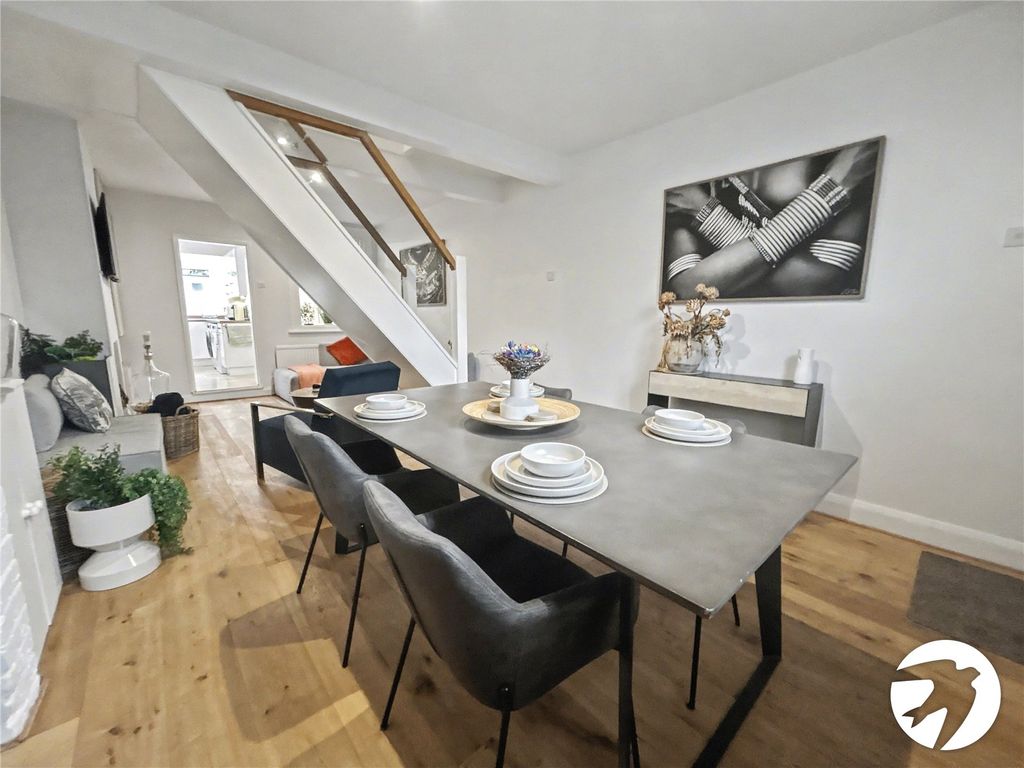 Property photo 3 of 28 Picture No. 18