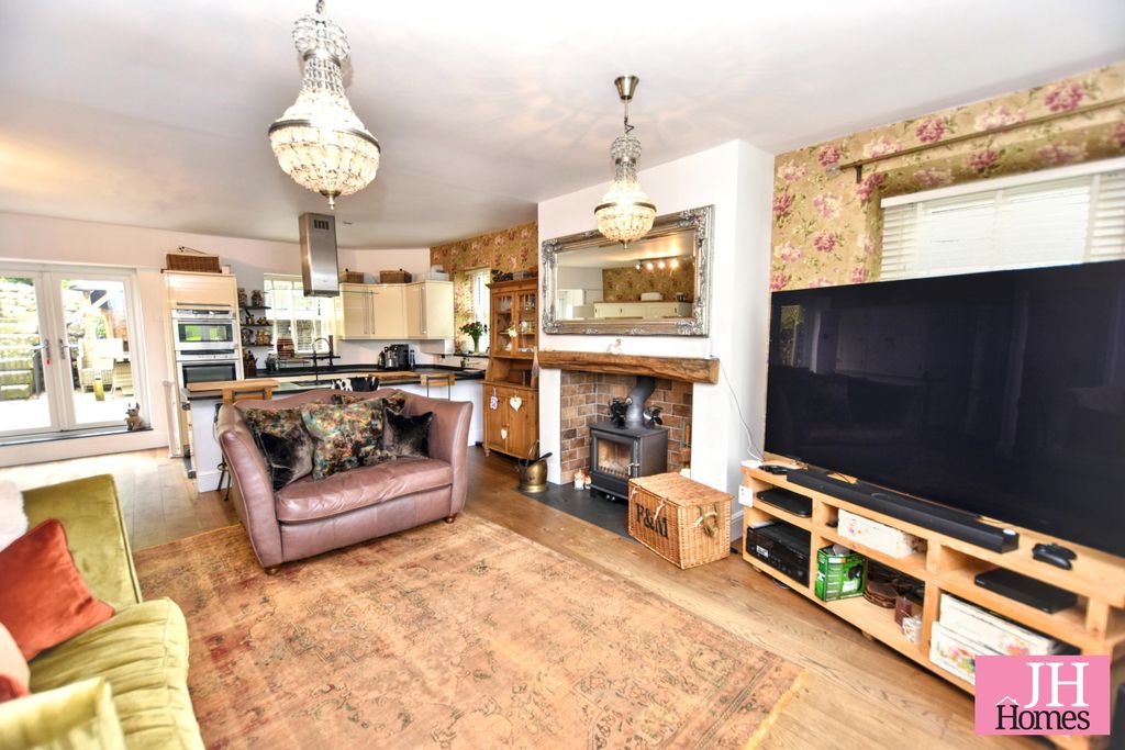 Property photo 3 of 23