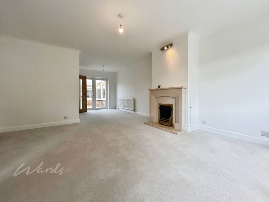 Property photo 3 of 14 Lounge