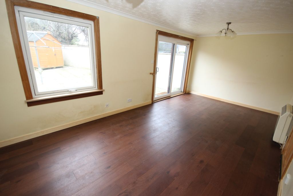 Property photo 2 of 9 Lounge