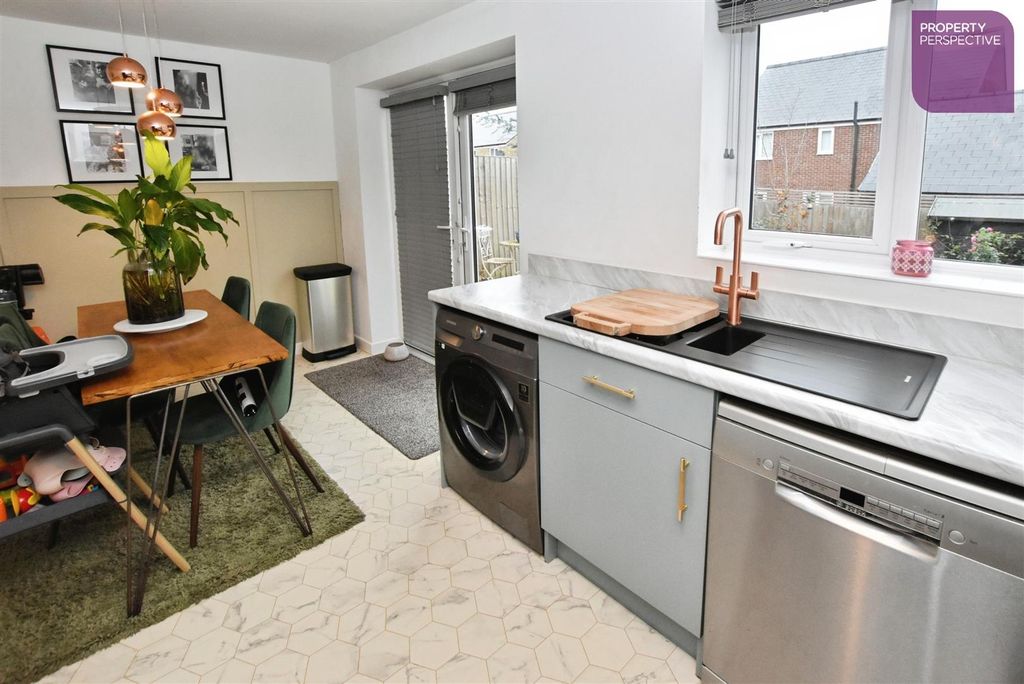 Property photo 3 of 13 Kitchen Dining Room