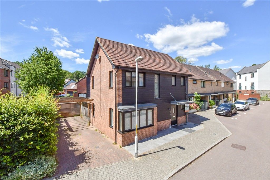 Property photo 1 of 10 Front