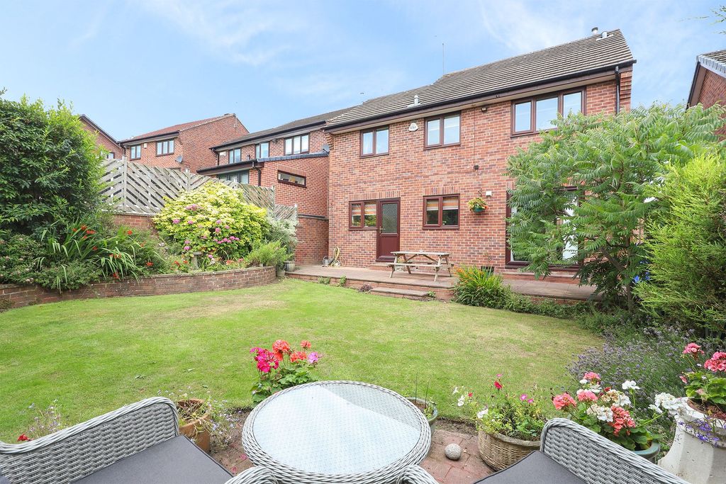 Property photo 1 of 24