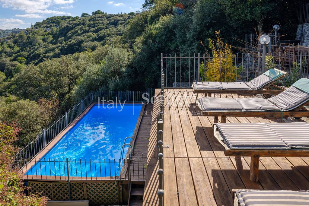 Property photo 2 of 27