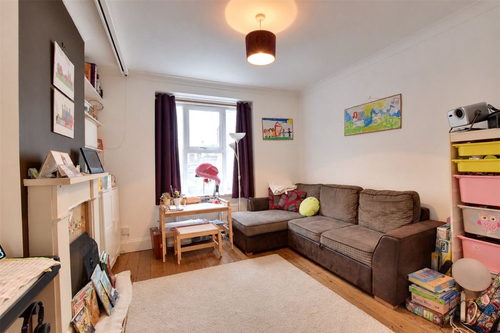 Property photo 2 of 16 Picture No. 17