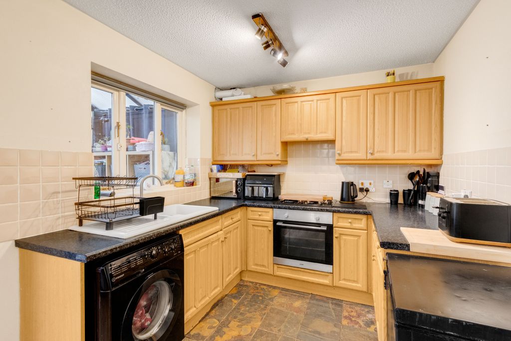 Property photo 3 of 13 Img_9473