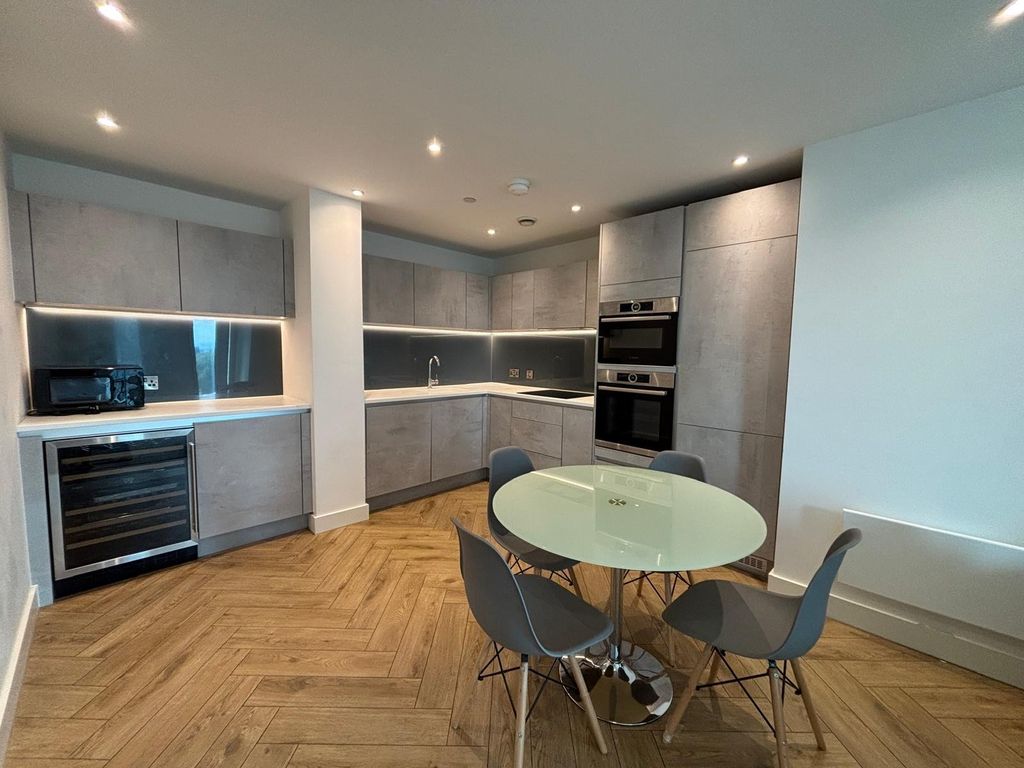 Property photo 3 of 11 Kitchen/Dining