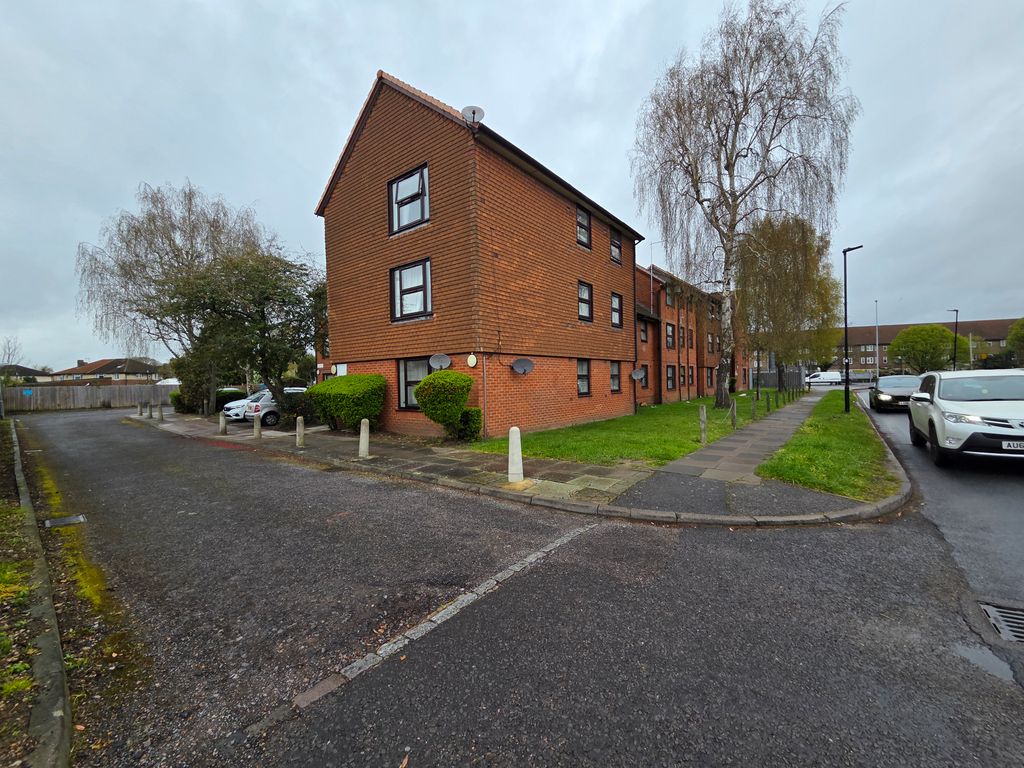 Property photo 3 of 11