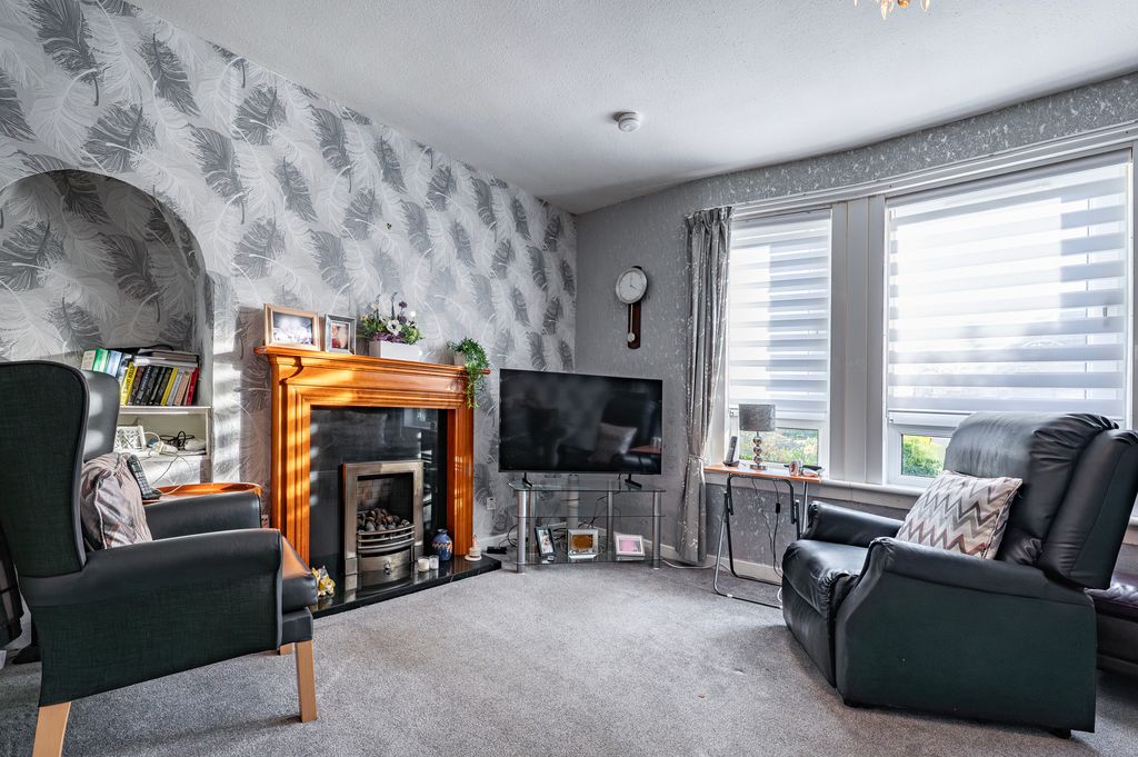 Property photo 3 of 24