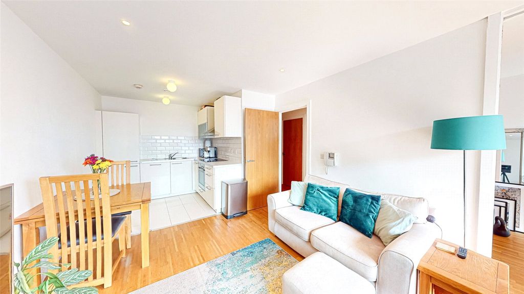 Property photo 2 of 17 Picture No. 03