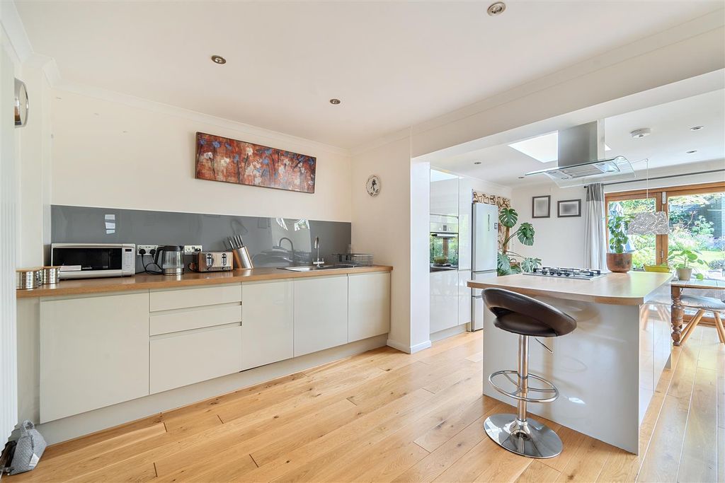 Property photo 2 of 20 1481720-11-6A3A45Aadebae.Jpg