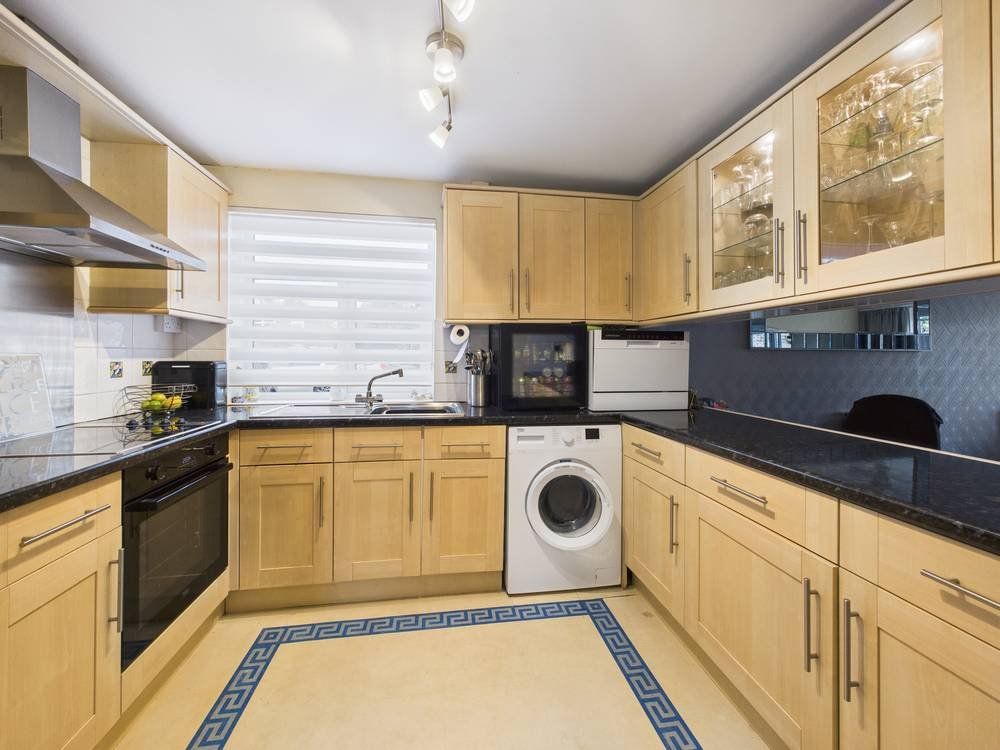 Property photo 3 of 10 Picture No. 02