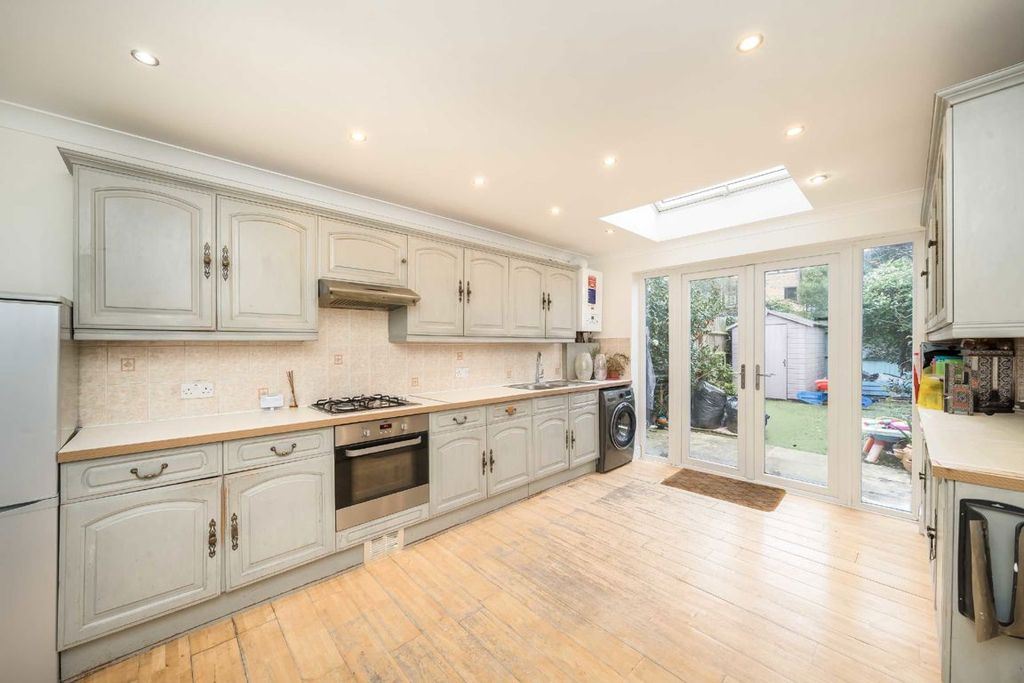 Property photo 3 of 7