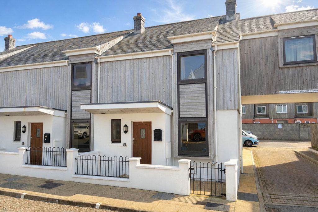 Property photo 1 of 22 External