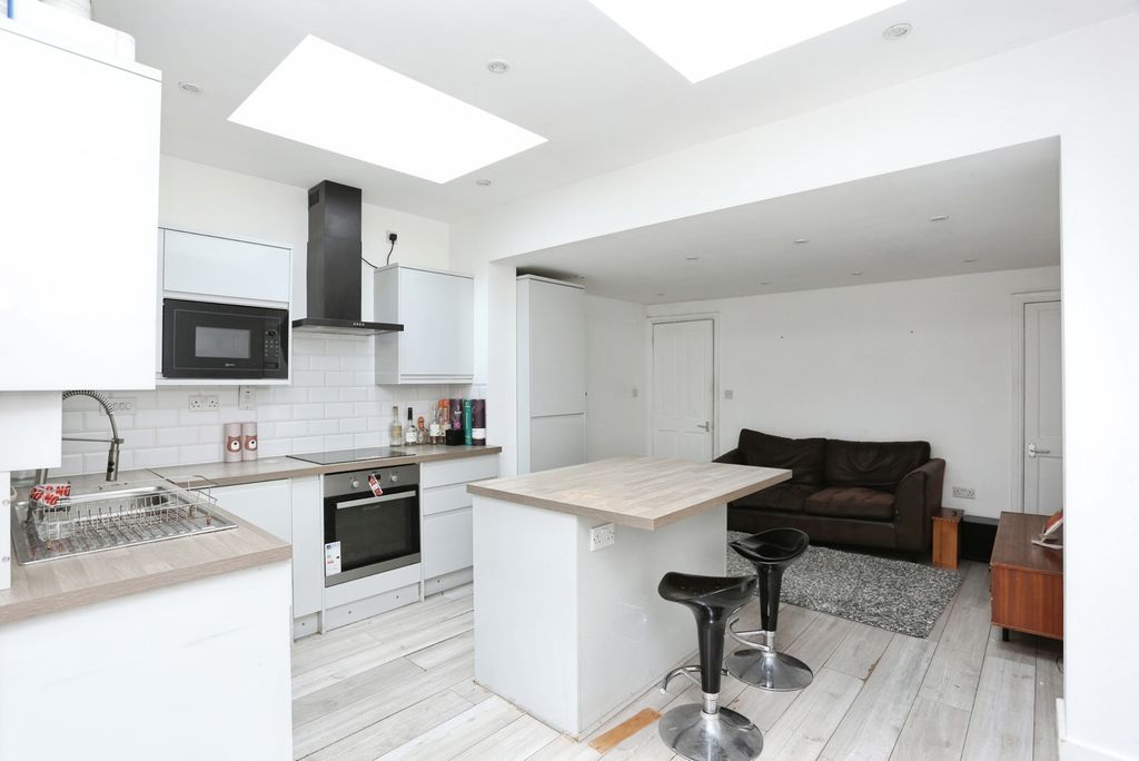 Property photo 1 of 15 Pbox-Img.Jpg
