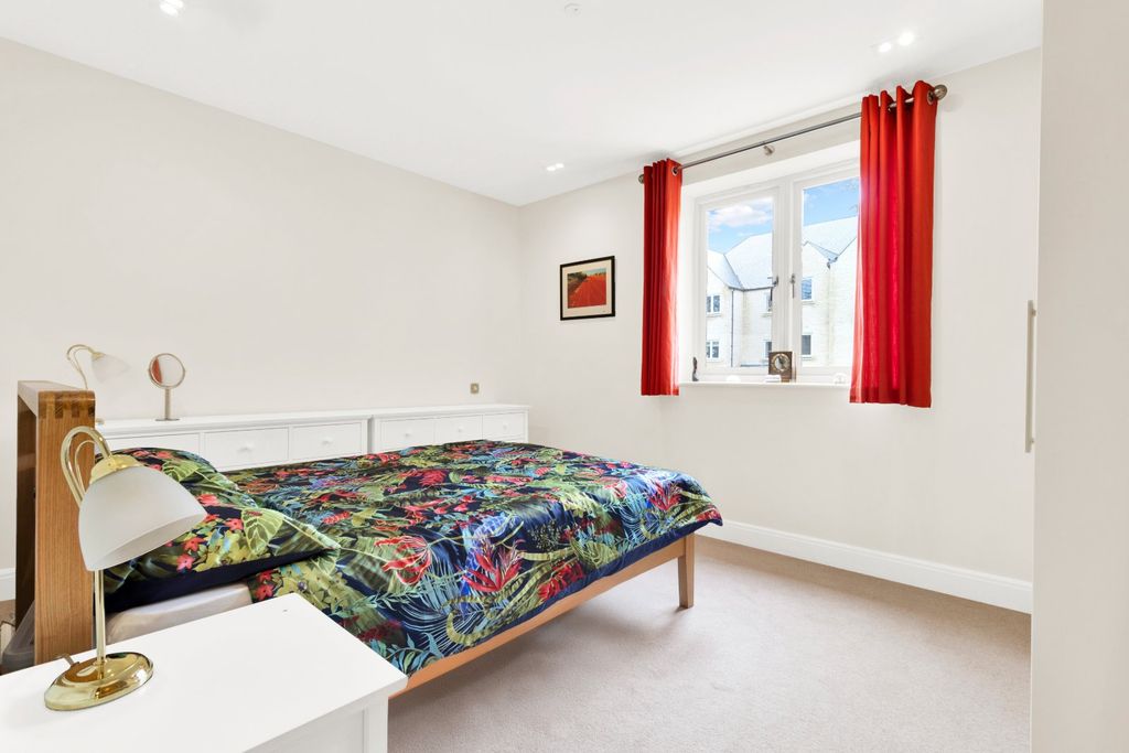 Property photo 2 of 20 Picture No. 27