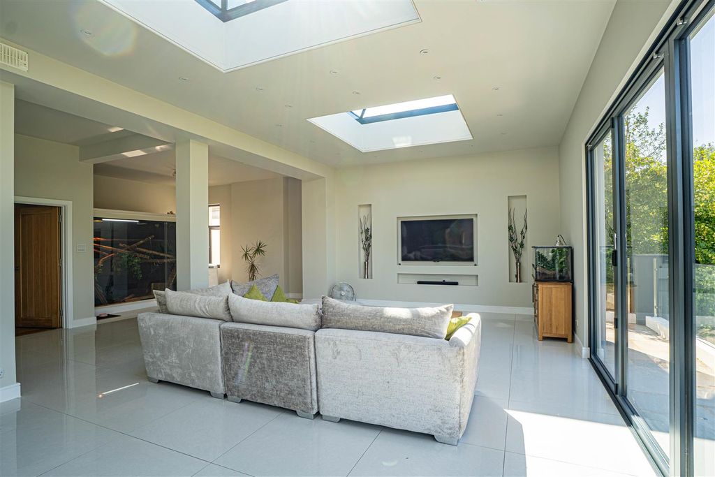 Property photo 3 of 59 Dsc05163-Hdr.Jpg