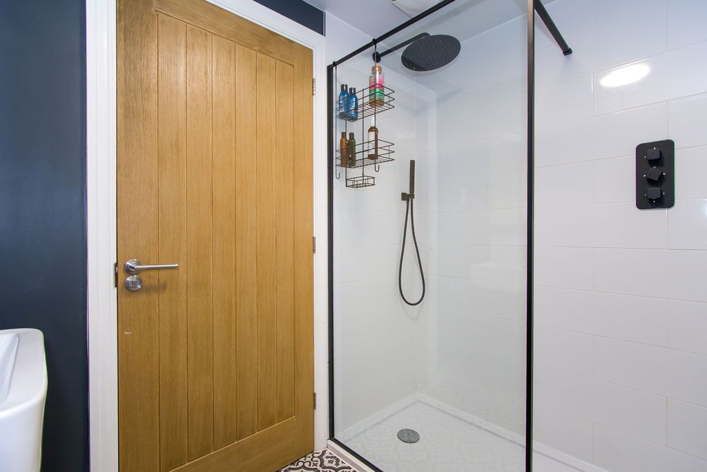 Additional image 17 of 2 bed flat for saleBay View, Old Barry Road, Penarth CF64