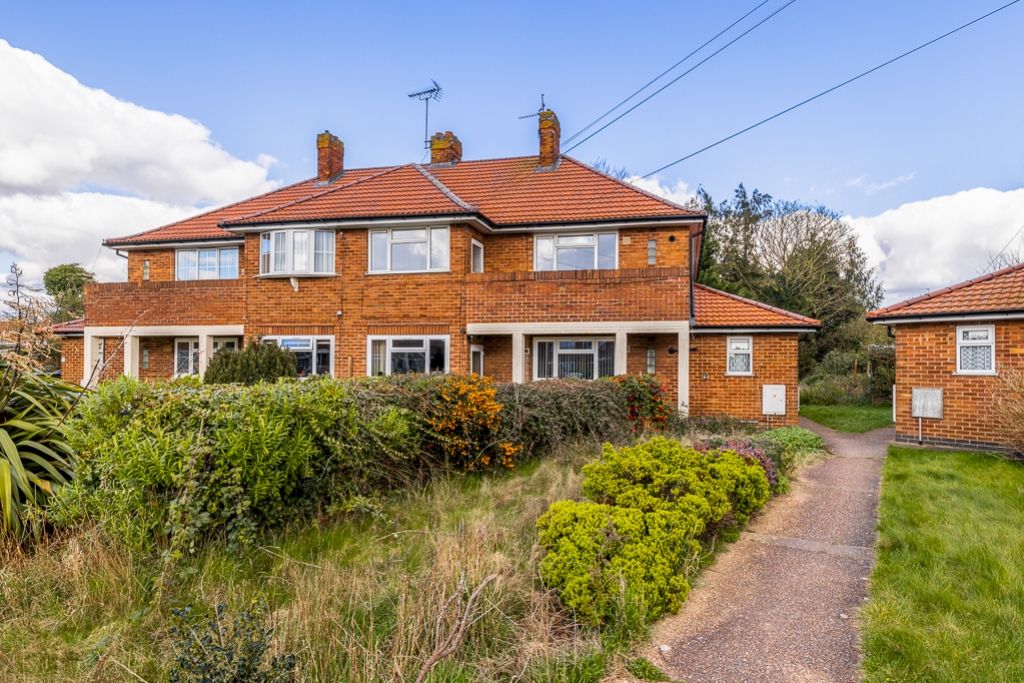 Property photo 1 of 16 42 Clifton Road (Fishtoft)-2