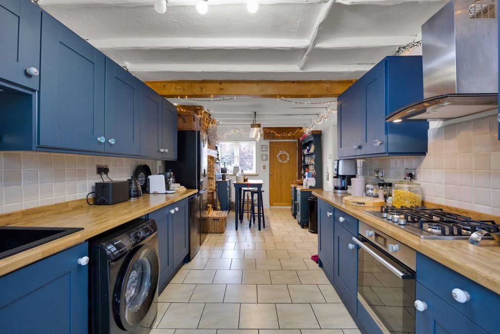Property photo 2 of 17