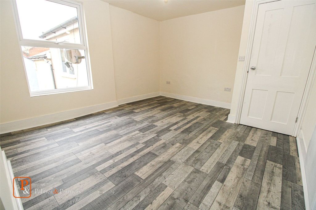 Property photo 3 of 6 Picture No. 04