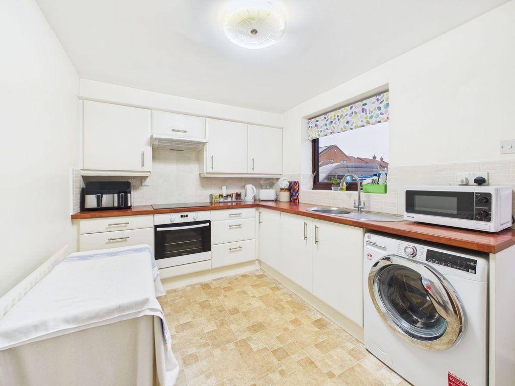 Property photo 2 of 15 Kitchen