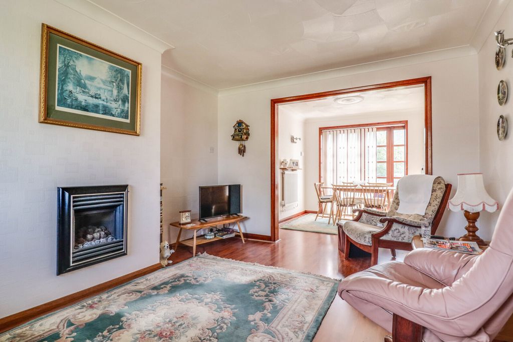 Property photo 2 of 15 Picture No. 11