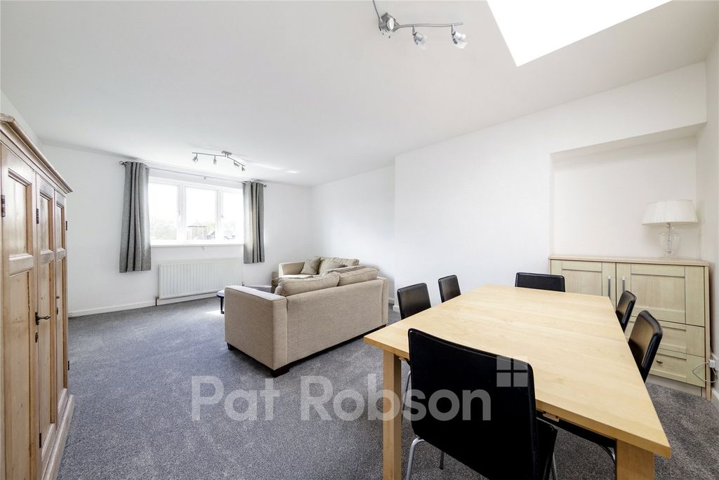 Property photo 3 of 14 Picture 3