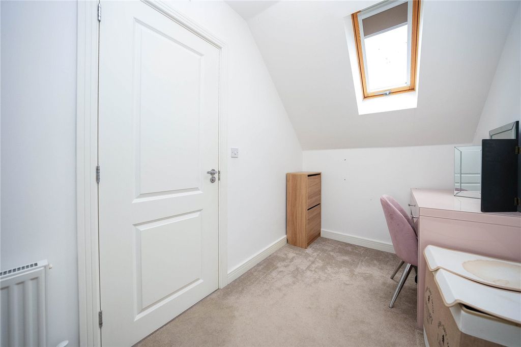 Property photo 3 of 17 Dressing Area