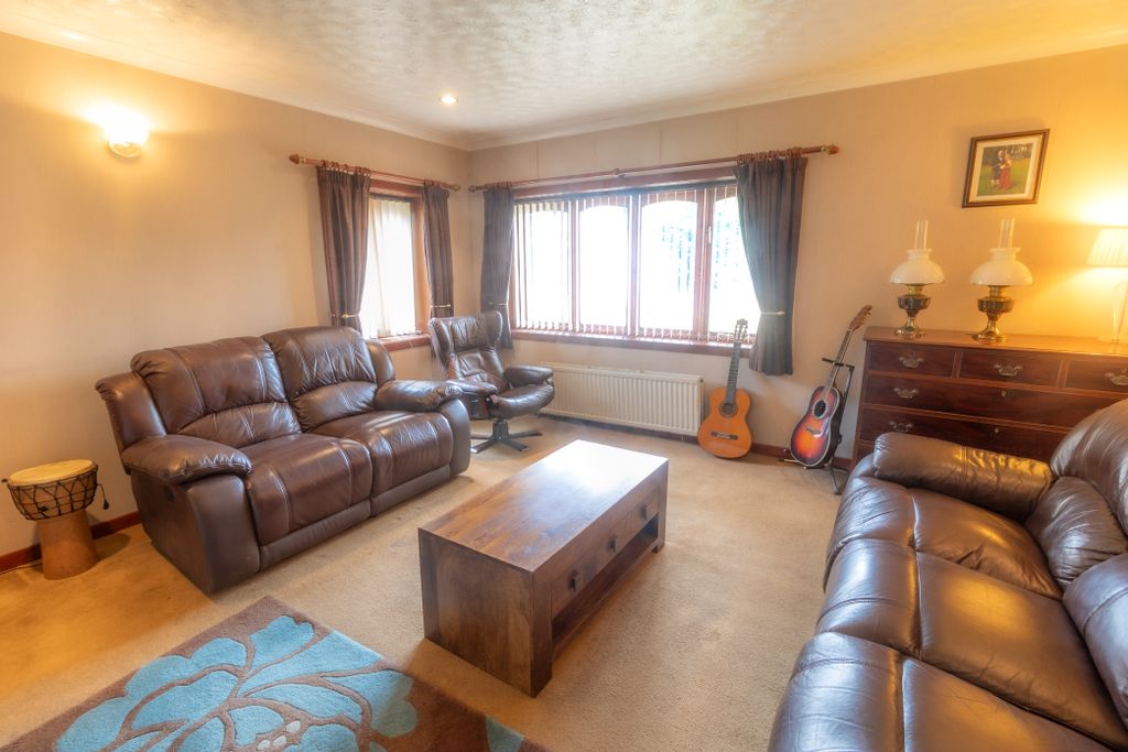 Property photo 3 of 36