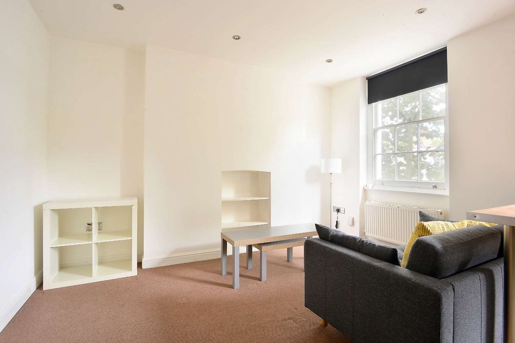 Property photo 2 of 5
