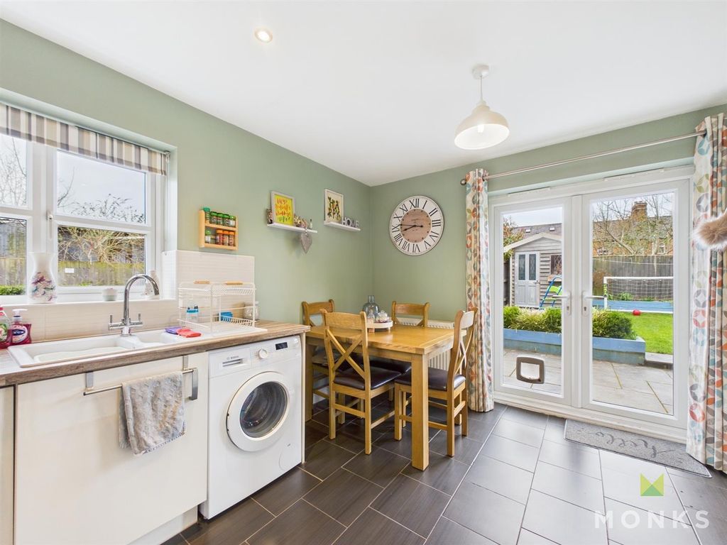 Property photo 3 of 10 Cam01348G0-Pr0615-Still006.Jpg