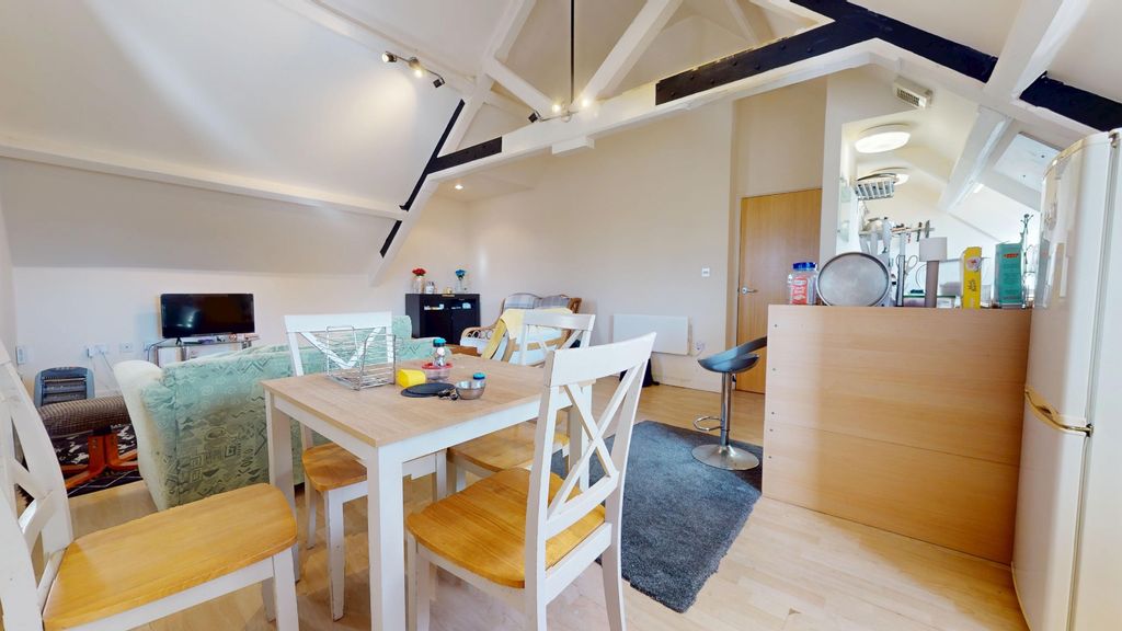 Property photo 3 of 11 4526056